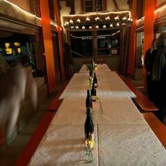 Kleine Umbaupause und simsalabim die große Tafel ist gerichtet.