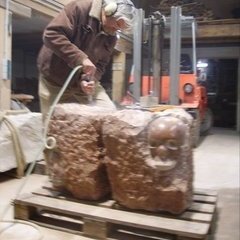 Bei der Bearbeitung im Atelier Bei der Bearbeitung im Atelier