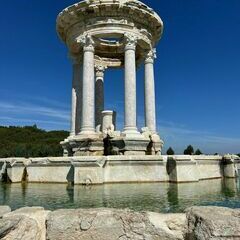 Im letzten Jahr wiederaufgebaut unter Ünals Leitung. Der römische Brunnen.