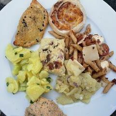 Kleine Auswahl des Buffets am Freitag Abend