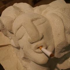 Und was ich noch zu sagen hätte, wäre eine Zigarette und ein Glas im Stehen ...