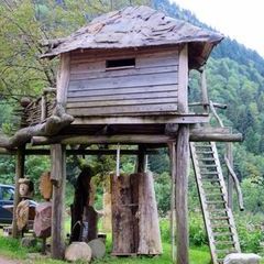 Das Baumhaus in seinem 11jährigen Bestehen begrüßt die Steinbruchheimkehrer